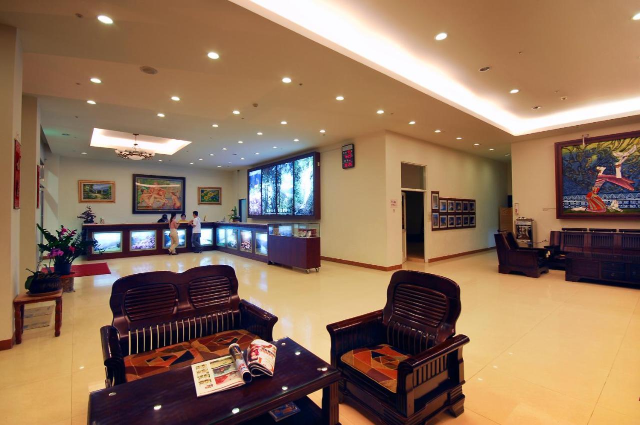 Crystal Hotel Ren'ai Exterior photo